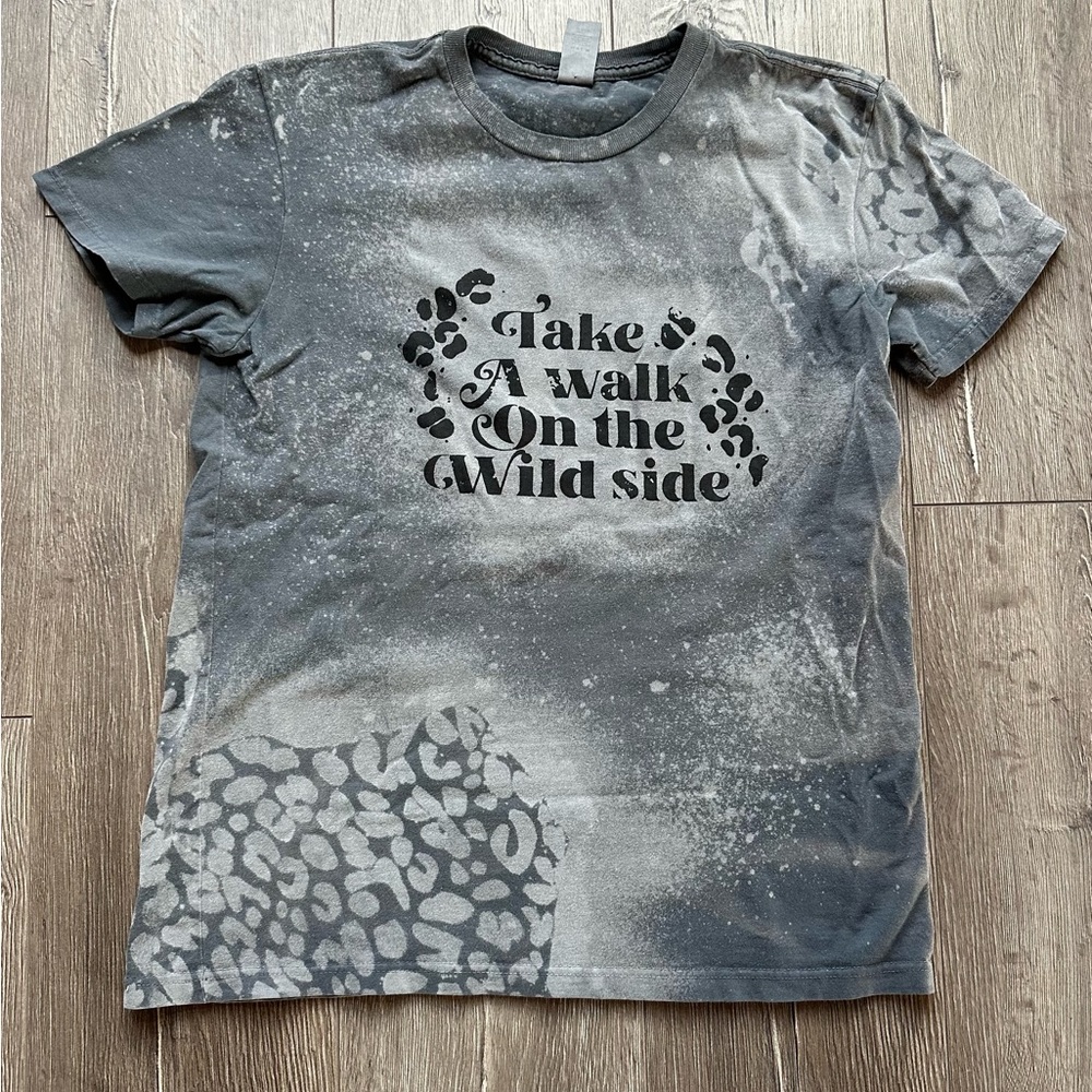 Leopard Bleached tshirt size Small